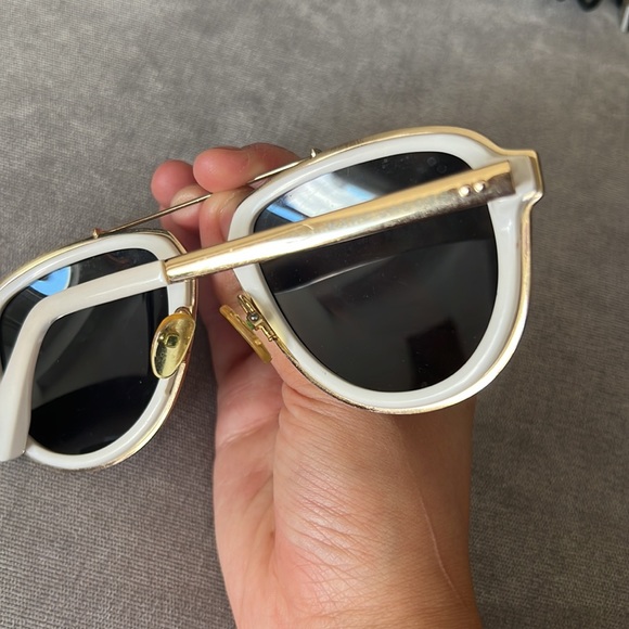 Marc Jacobs sunglasses! - Picture 2 of 2